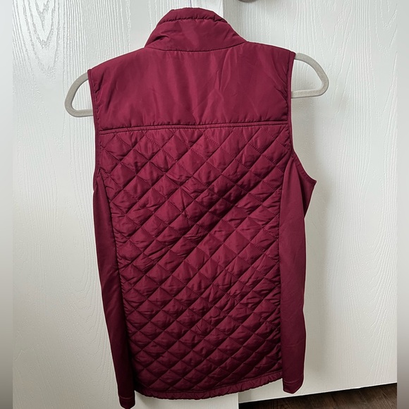 Maurices Quilted Zip-Up Vest Maroon - Picture 2 of 6